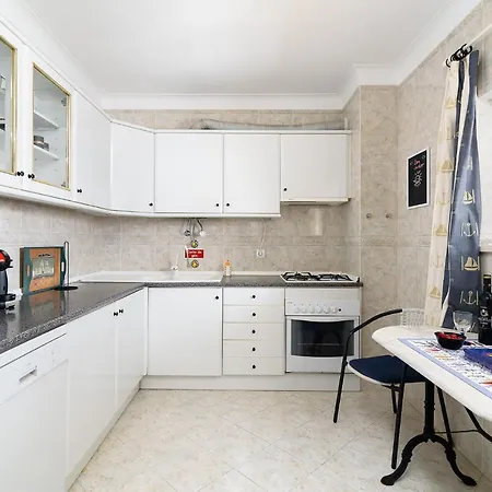 Top Floor Ocean View - Near Beach * Luz